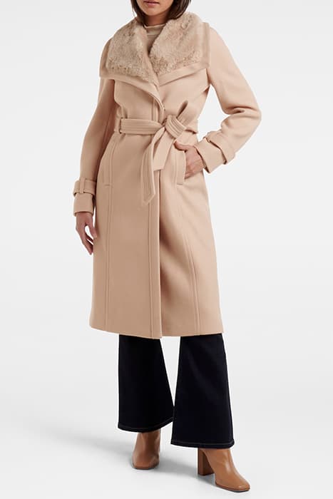 TALIA FUR COLLAR WRAP COAT BLUSH by Forever New