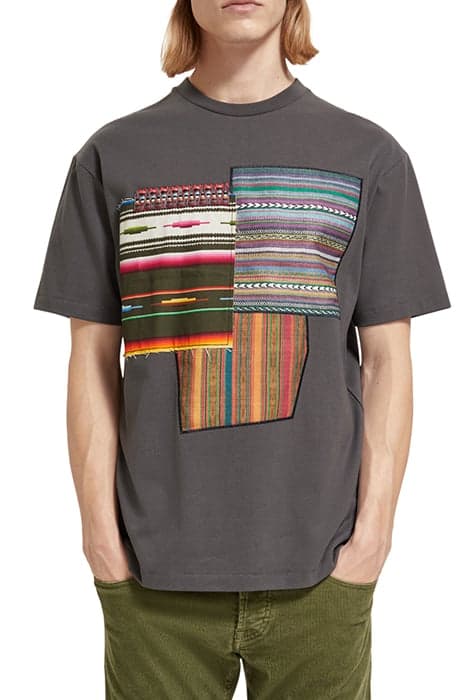 RELAXED FIT WOVEN APPLIQUE T-SHIRT IN COTTON-KAPOK BLEND MOO by Scotch & Soda