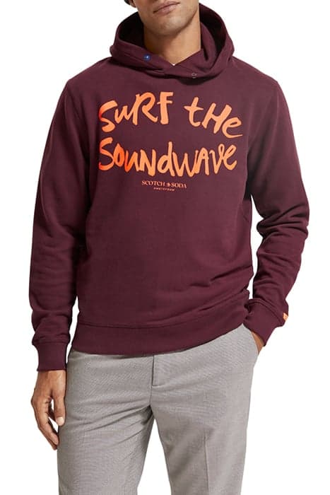 REGULAR FIT SURF THE SOUNDWAVE HOODIE IN ORGANIC COTTON BERR by Scotch & Soda