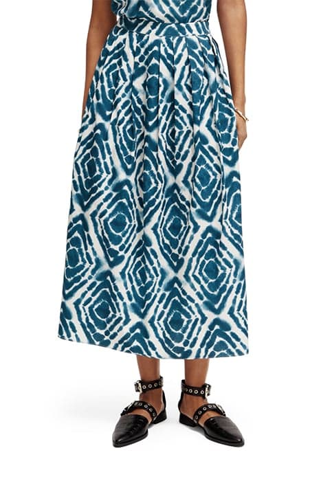 PRINTED SKIRT WITH PLEATS DISCO TIE DYE BOTTLE GREEN by Scotch & Soda