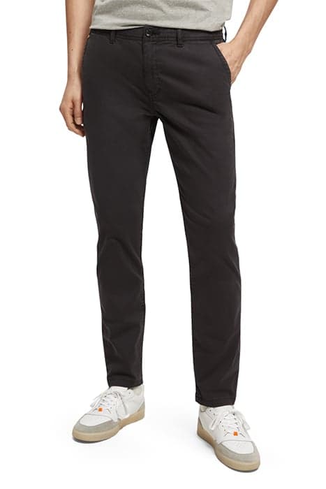 ESSENTIALS - MOTT SUPER SLIM FIT CHINO ANTHRACITE by Scotch & Soda