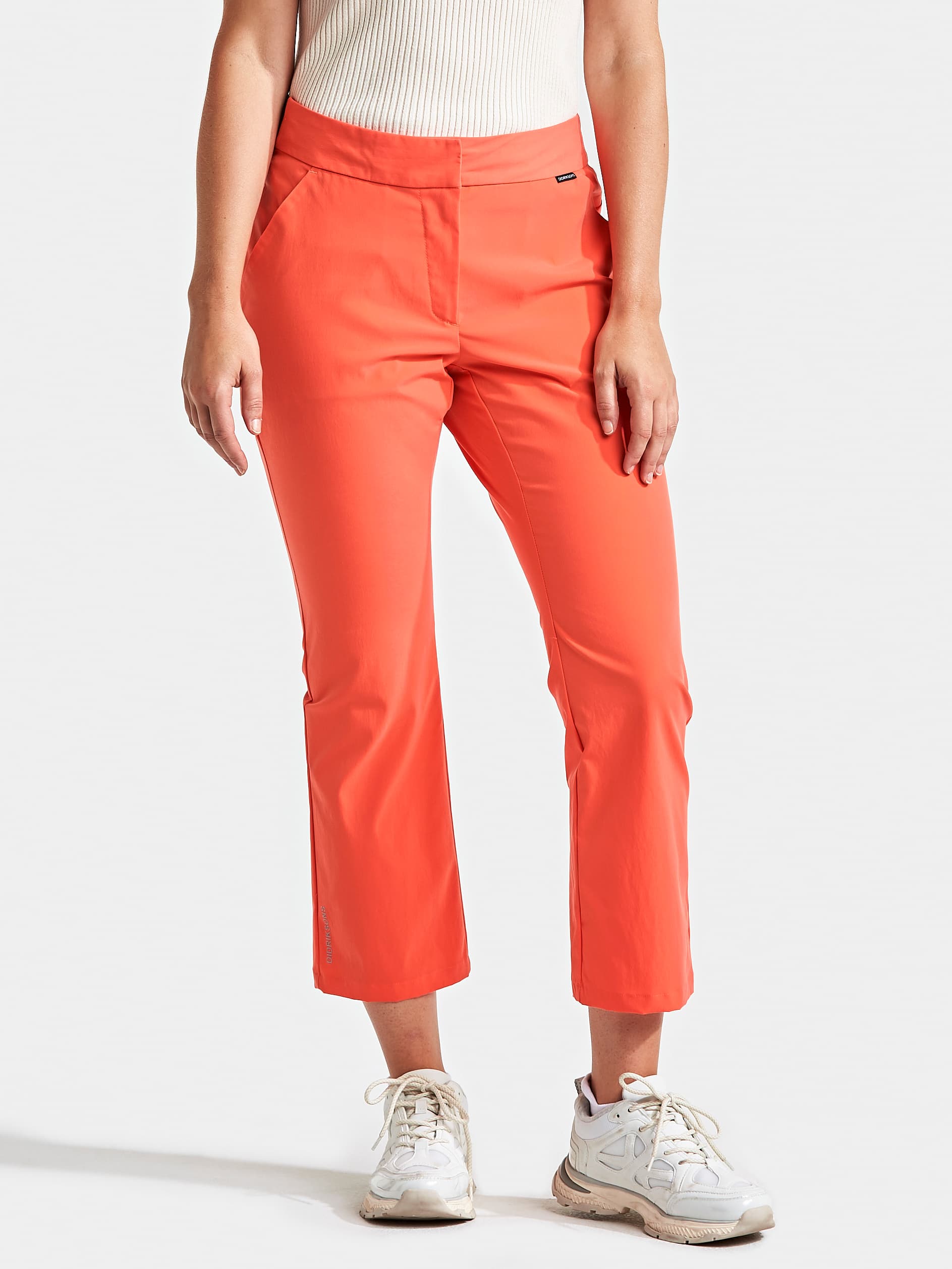 LIV WNS CROPPED PANT CORAL RED by Didriksons