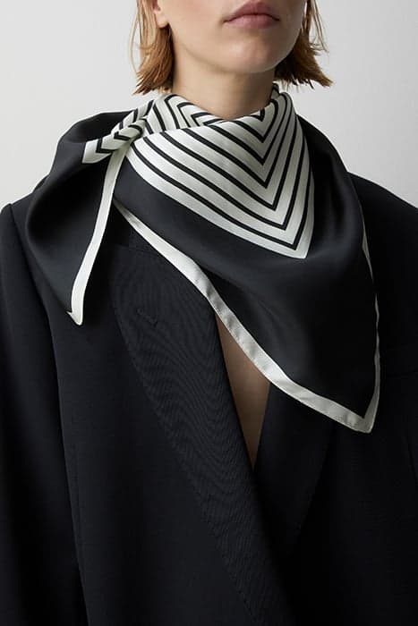 WOMEN SCARF SCARF BLACK by Closed