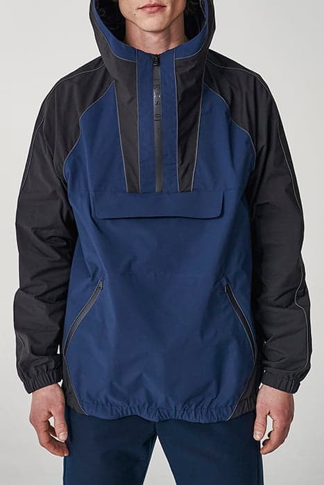 NAVY AND BLACK WATER REPELLENT AND REFLECTIVE JACKET by IKKS