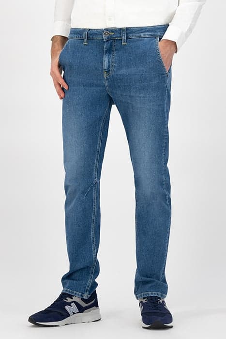 BLOCK CHINO STONE BLUE by Mud Jeans