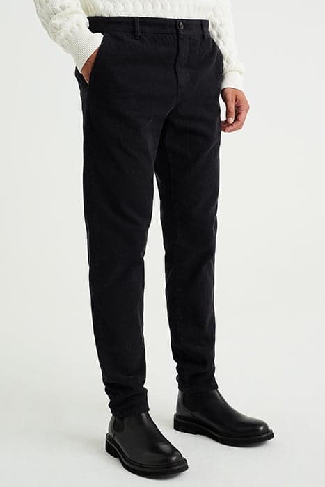 CHINO BLACK by WE Fashion