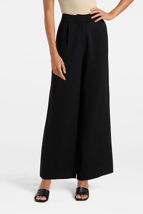 NYLAH WIDE LEG PANTS BLACK by Forever New