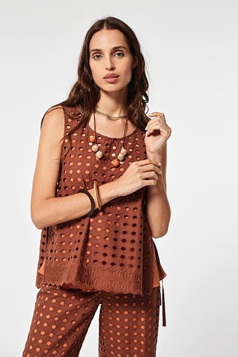 EMBROIDERY VOILE ACTIR TOP BROWN/ORANGE by OKY