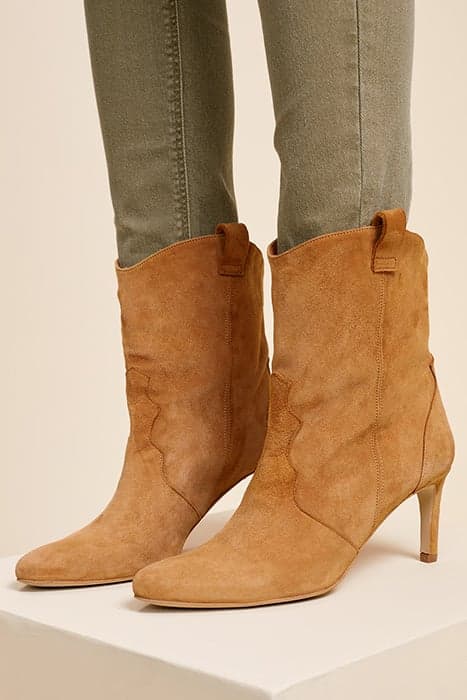 O.CALA - SPICY SUEDE BOOTS WITH HEEL by ONE STEP