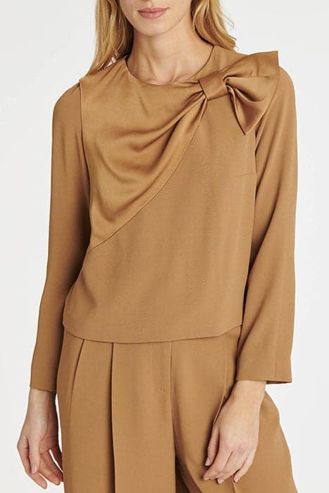 CREPE BACK SATIN TOP CARAMEL by Paule Ka