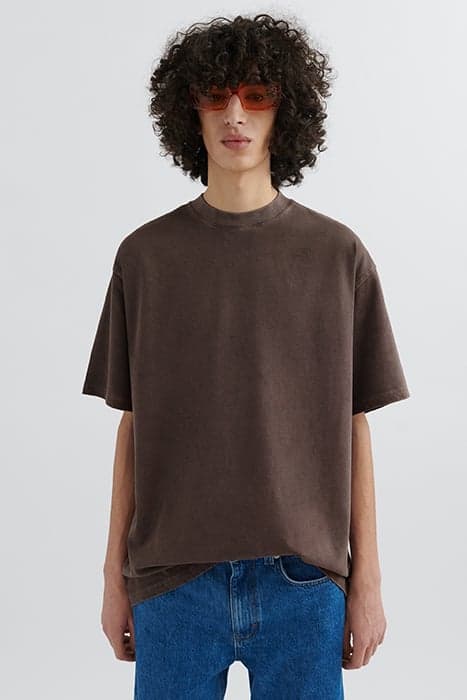 ORIGIN T-SHIRT DARK BROWN by Axel Arigato