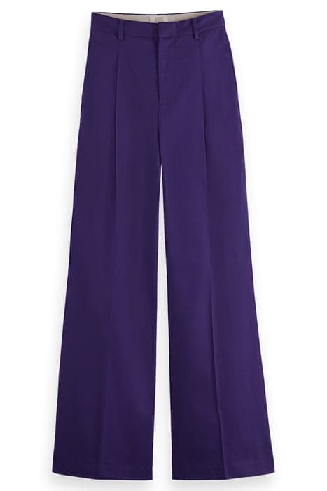 ROSE - PLEATED HIGH RISE WIDE LEG CHINO PANTS AUBERGINE by Scotch & Soda