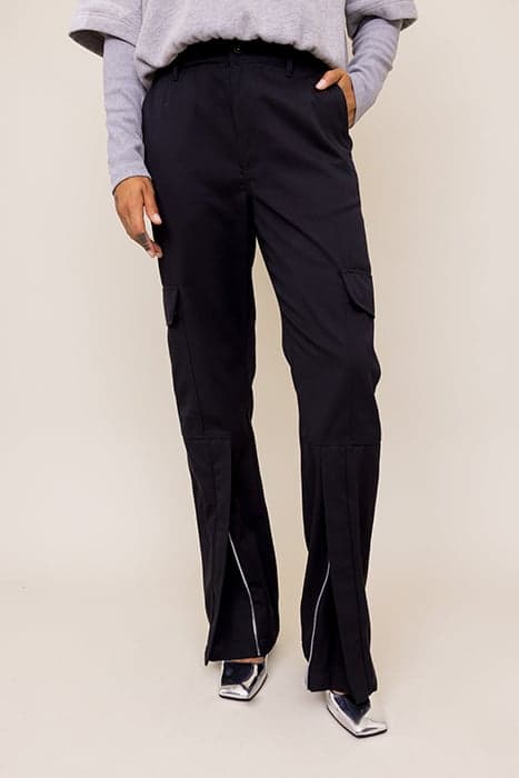 TWILL UTILITY ZIPPED PANT BLACK by Vanilia