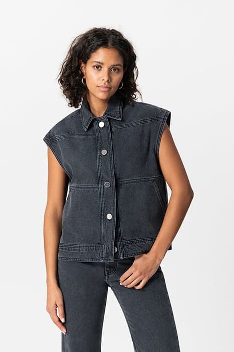 VIVIAN VEST - USED BLACK by Mud Jeans