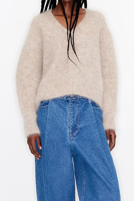 CAMEL MOHAIR BOXY SWEATER by Bimba y Lola